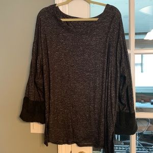 Soft Bobeau 3x sweater with fun sleeve detail